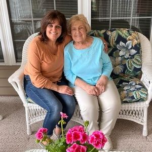 Meet your Posher, Liz